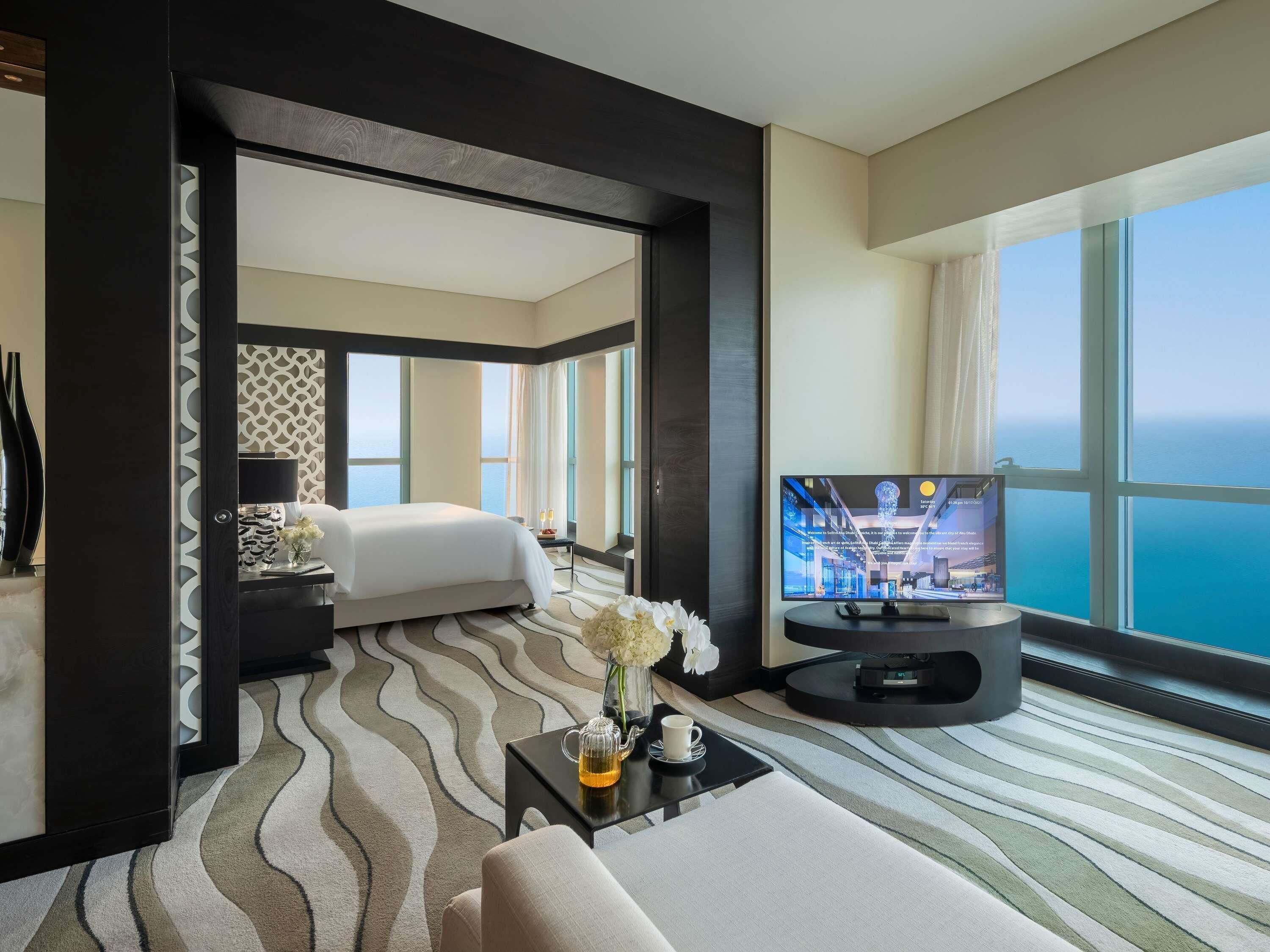 Ropa de cama de alta calidad y minibar 