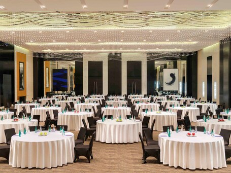 Sofitel Abu Dhabi Corniche - Image 116