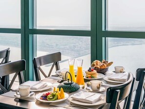 3 restaurants, spécialités Cuisine internationale