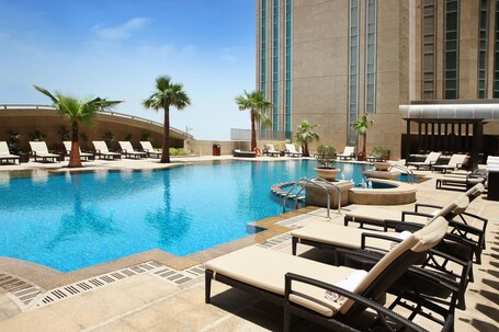 Sofitel Abu Dhabi Corniche - Image 15