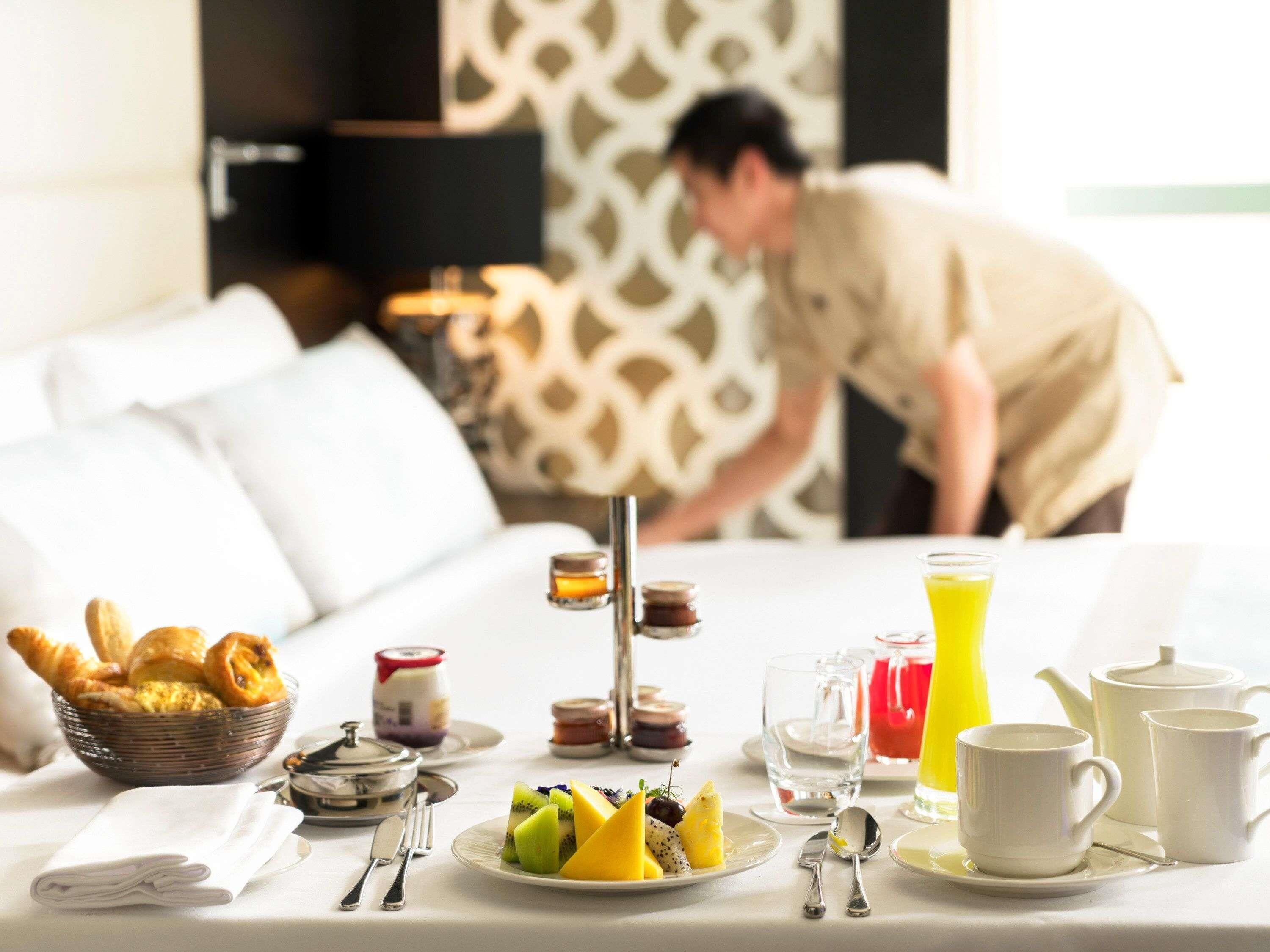 Daily buffet breakfast for a fee