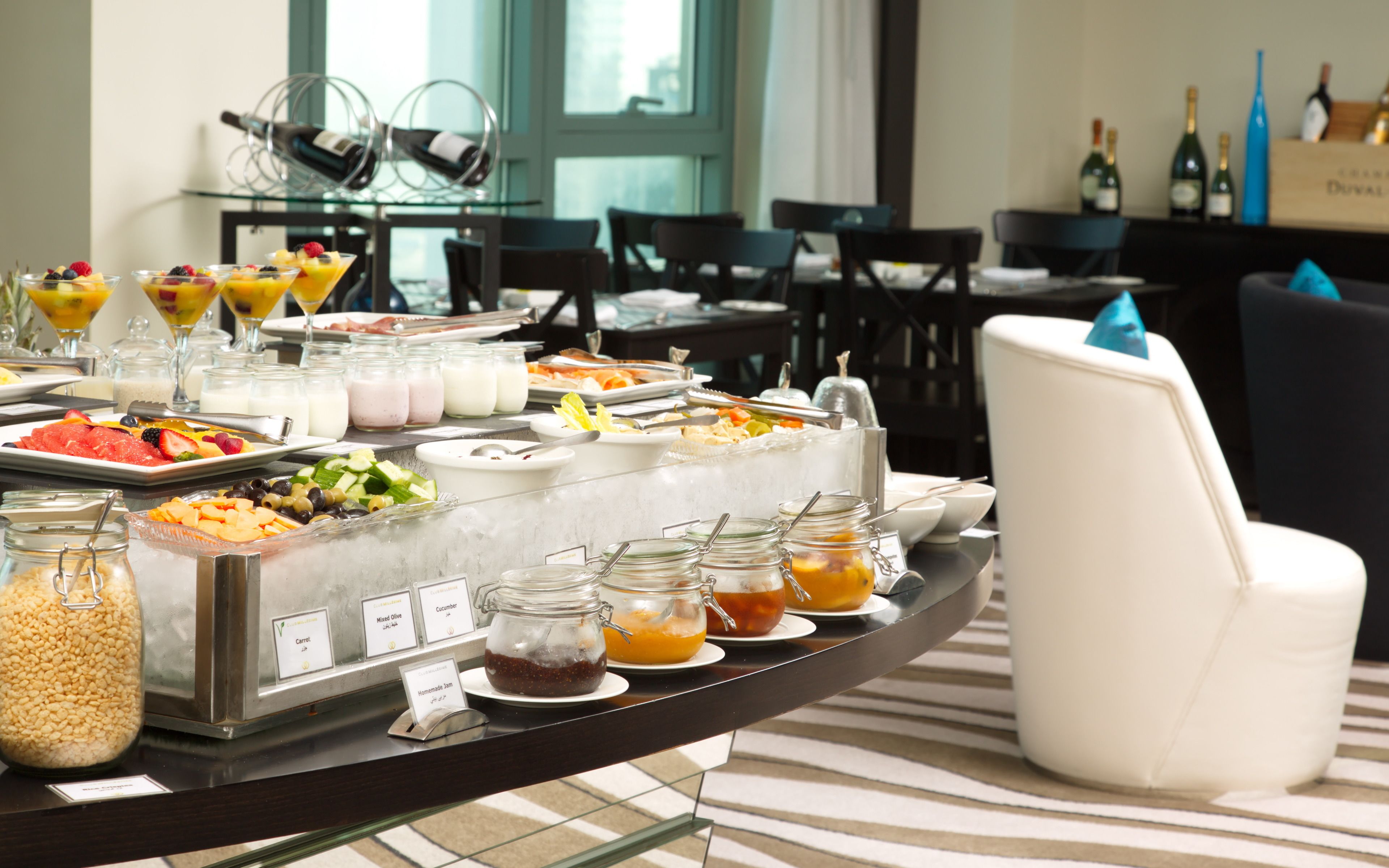 Luxury Club Twin - Sea/City View, Club Millésime Access & Free Beach/Attractions Shuttle | Executive lounge