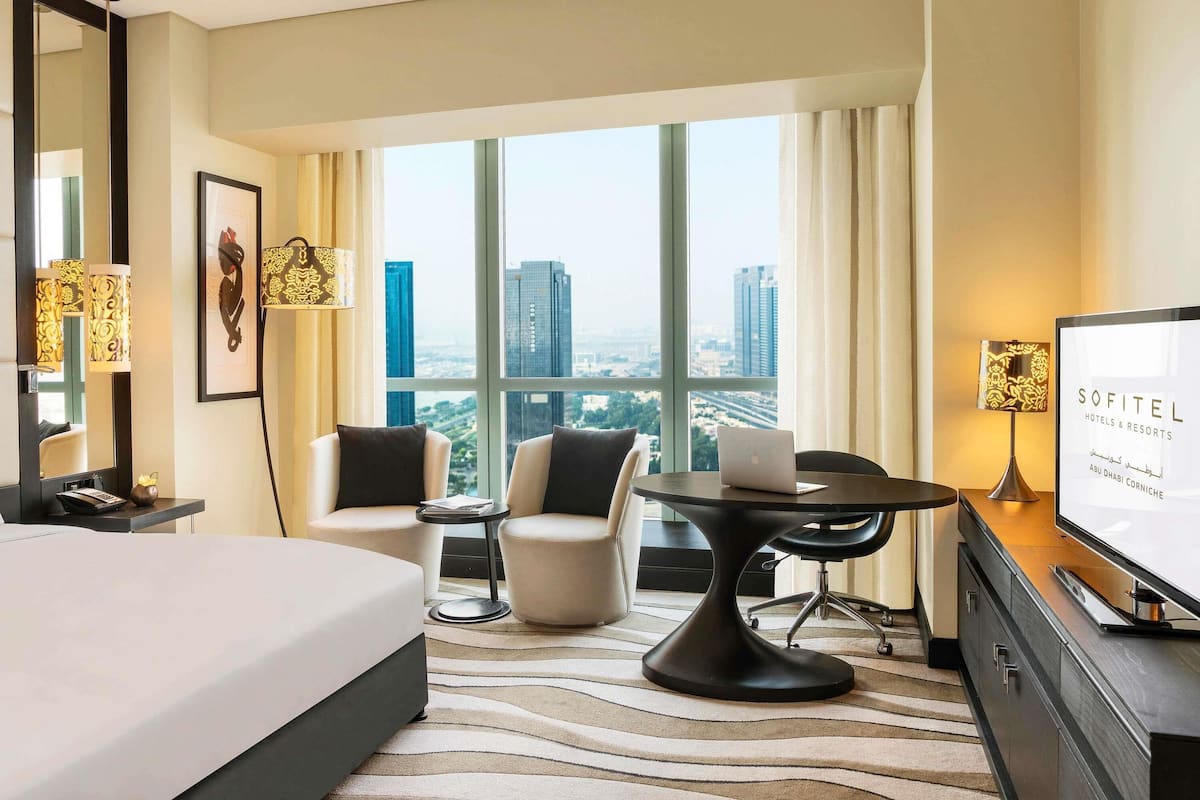 1 bedroom, premium bedding, minibar, in-room safe