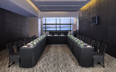 Sofitel Abu Dhabi Corniche - Image 63