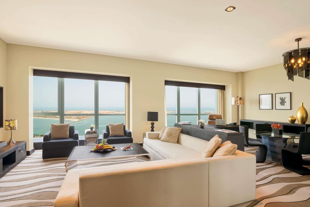 Imperial Suite - Sea View, King Bed, Kitchenette, Club Millésime Access & Free Beach/Attractions Shu