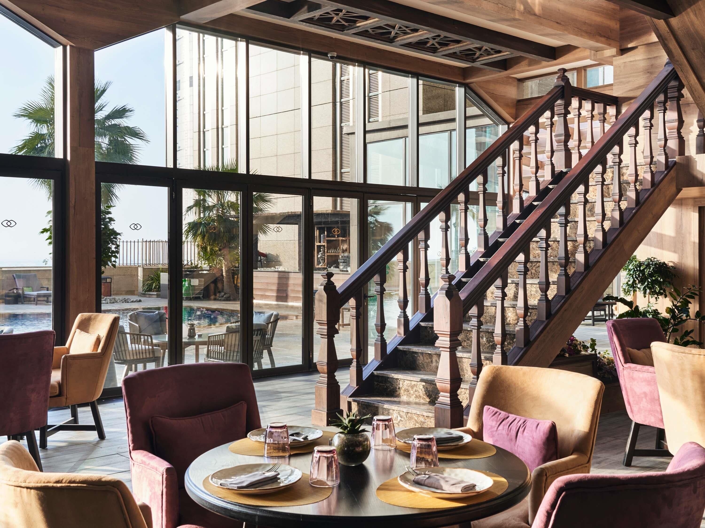 3 Restaurants, Frühstück, Mittagessen, Abendessen, internationale Küche