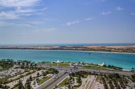 Sofitel Abu Dhabi Corniche - Image 16