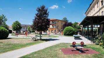 Children’s play area – outdoor