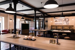 Lobby lounge