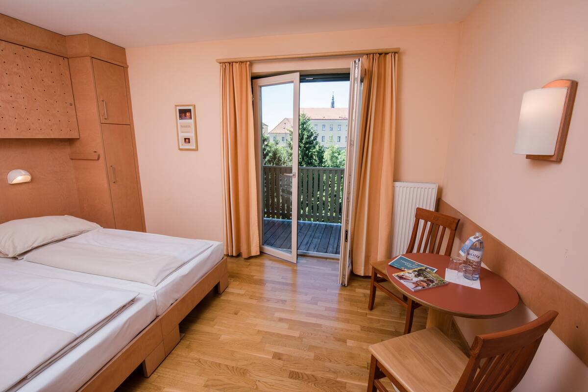 1 habitación y ropa de cama hipoalergénica