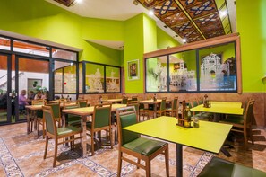 Bar (on property) - Hotel Julia Madrid (Madrid)