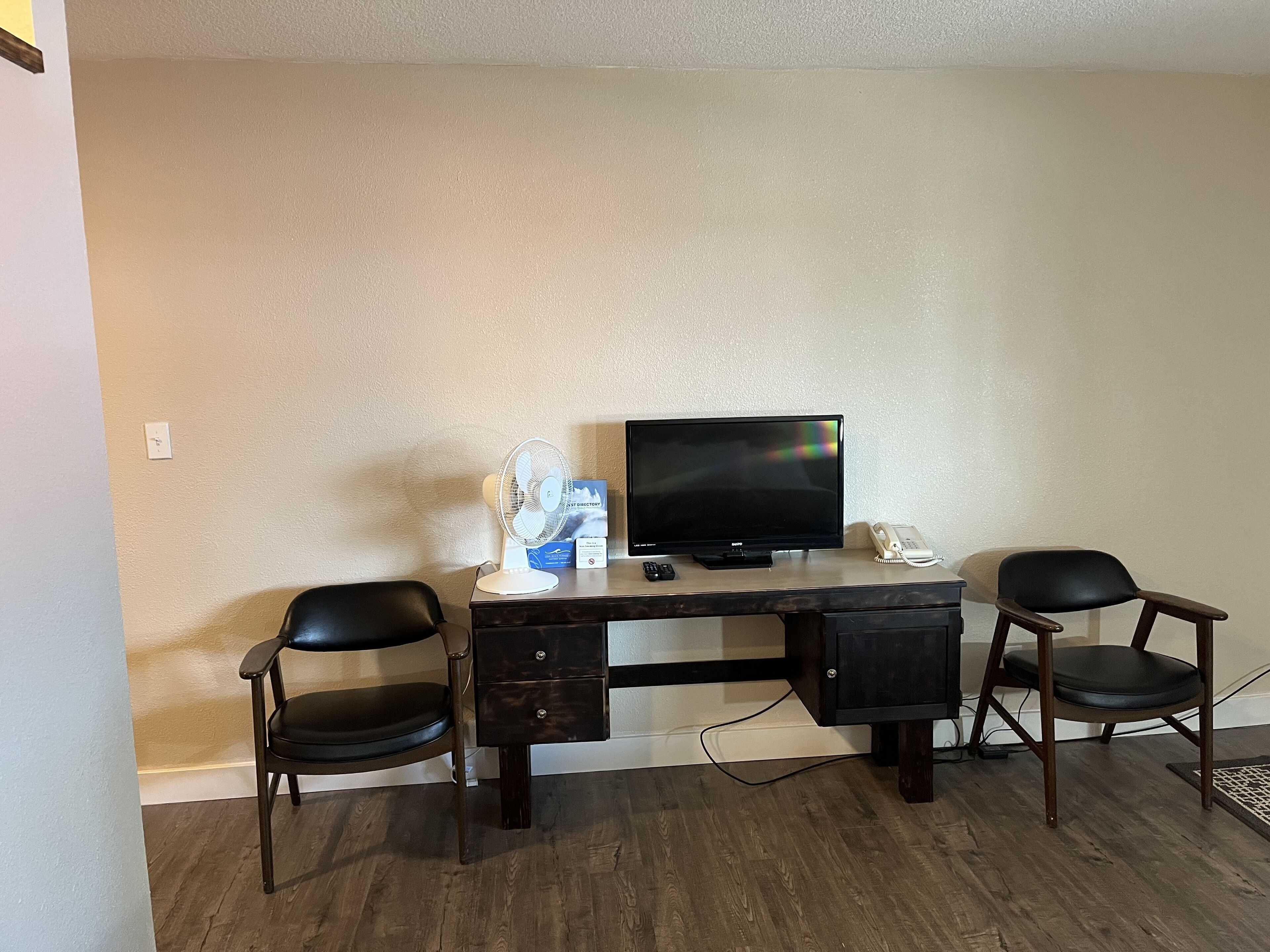 Basic-Einzelzimmer, 1 King-Bett | Individuell eingerichtet, Schreibtisch, kostenloses WLAN, Bettwäsche