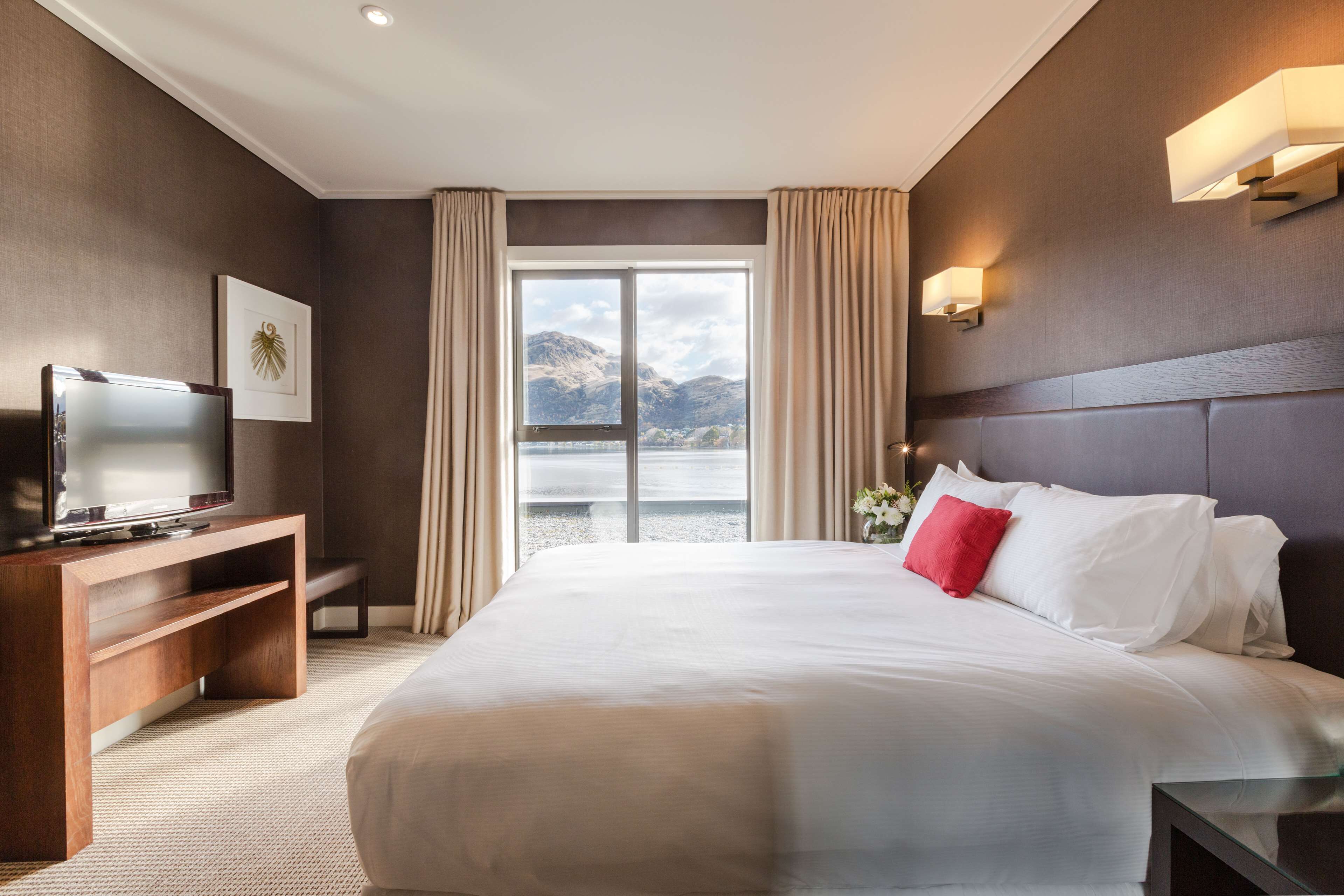 Suíte, 1 cama King (Lake Wakatipu Suite) | Roupas de cama premium, frigobar, cofres nos quartos