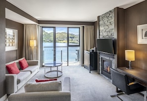 En 32-tommers LCD-TV med kabel-kanaler samt TV