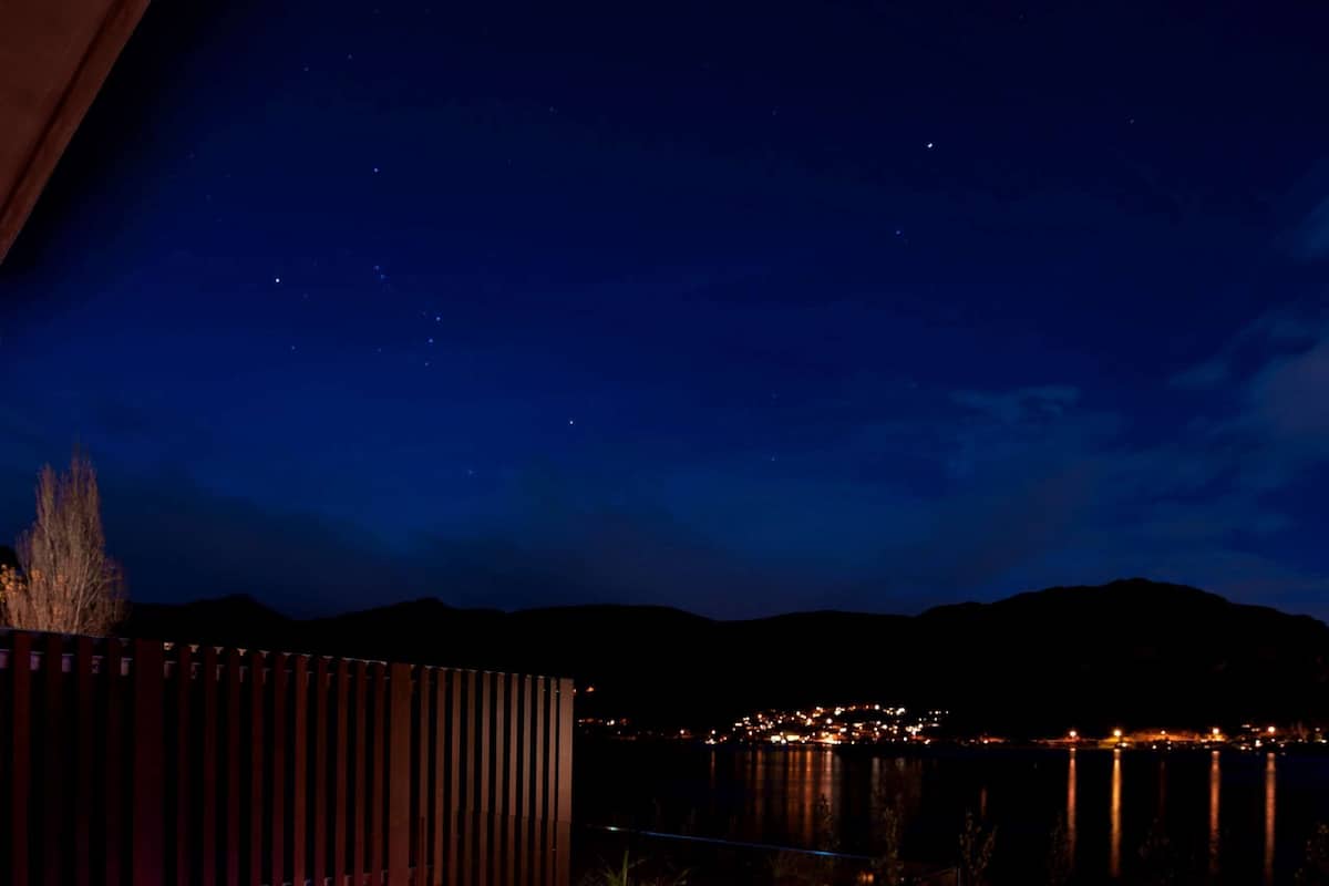 Room, 1 King Bed (Relaxation) | Premium bedding, minibar, in-room safe, soundproofing