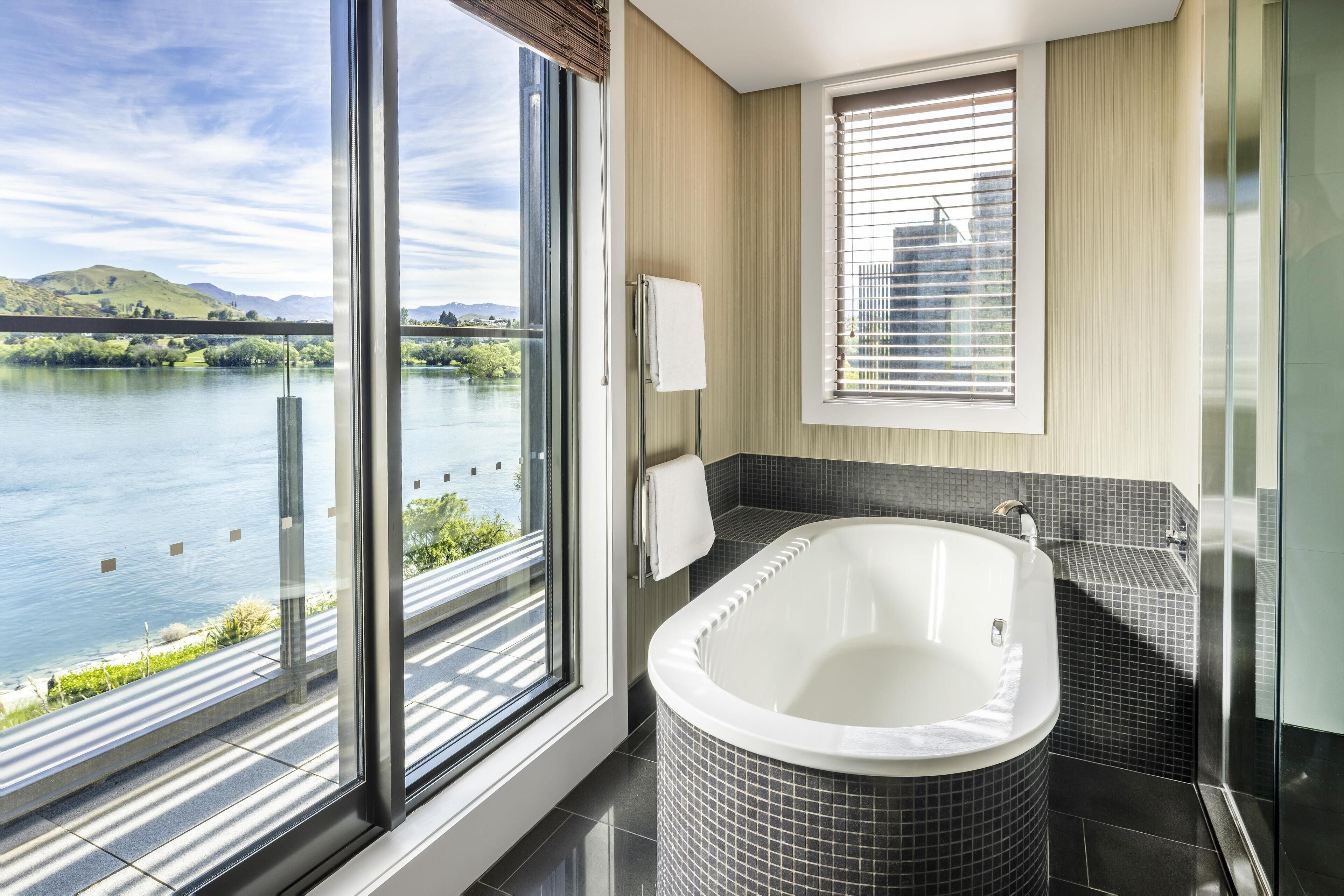 Photo - Hilton Queenstown Resort & Spa