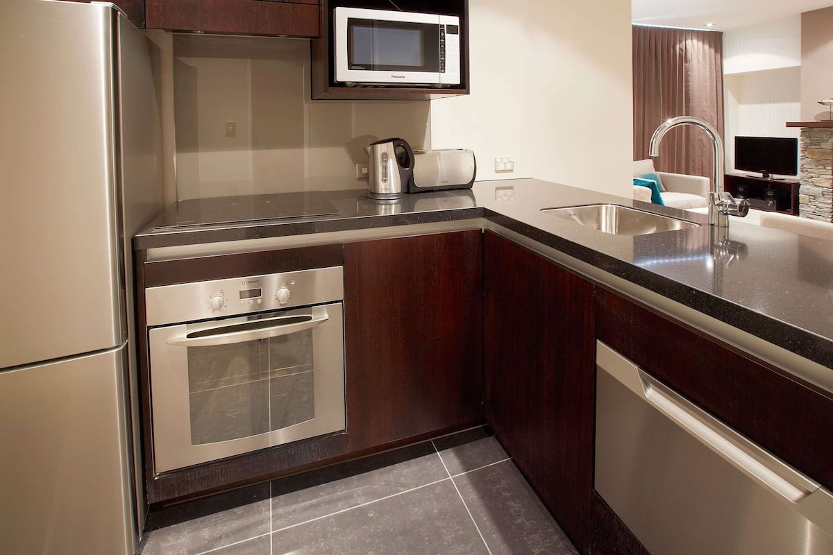 premium bedding, minibar, in-room safe, soundproofing