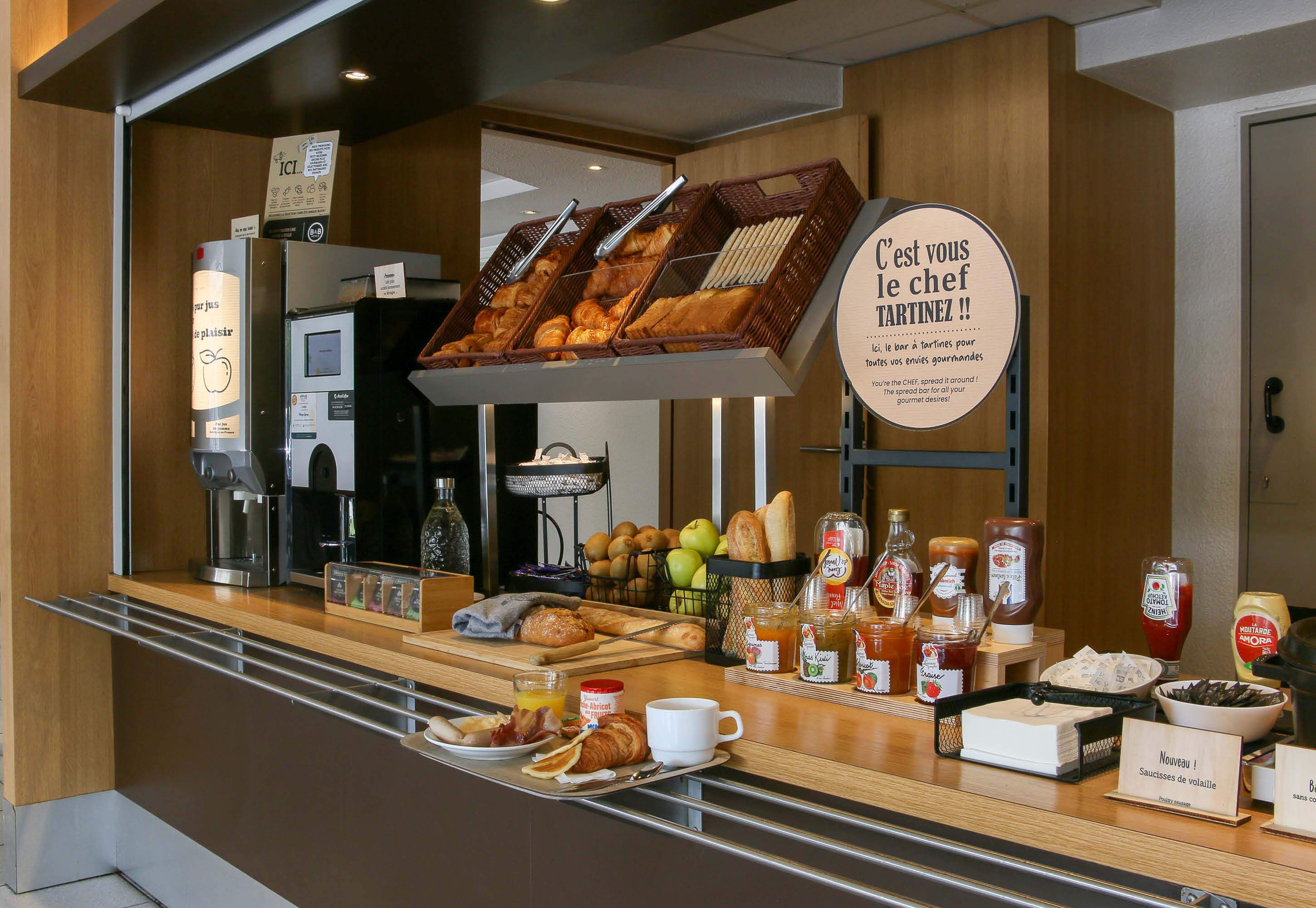 Petit déjeuner buffet servi tous les jours en supplément