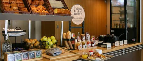 TĂ€gliches FrĂŒhstĂŒcksbuffet gegen GebĂŒhr