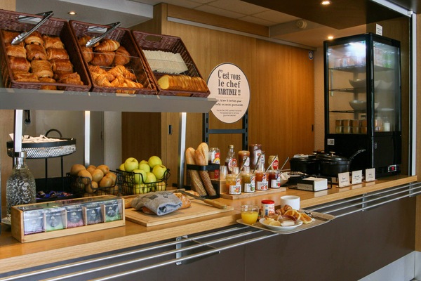 Daily buffet breakfast for a fee