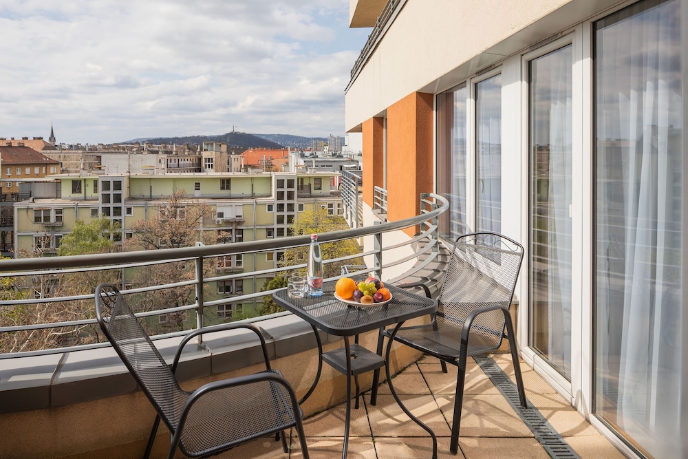 ESCALA Hotel & Suites by null