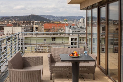 艾斯卡拉套房飯店