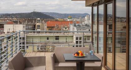 Escala Hotel & Suites