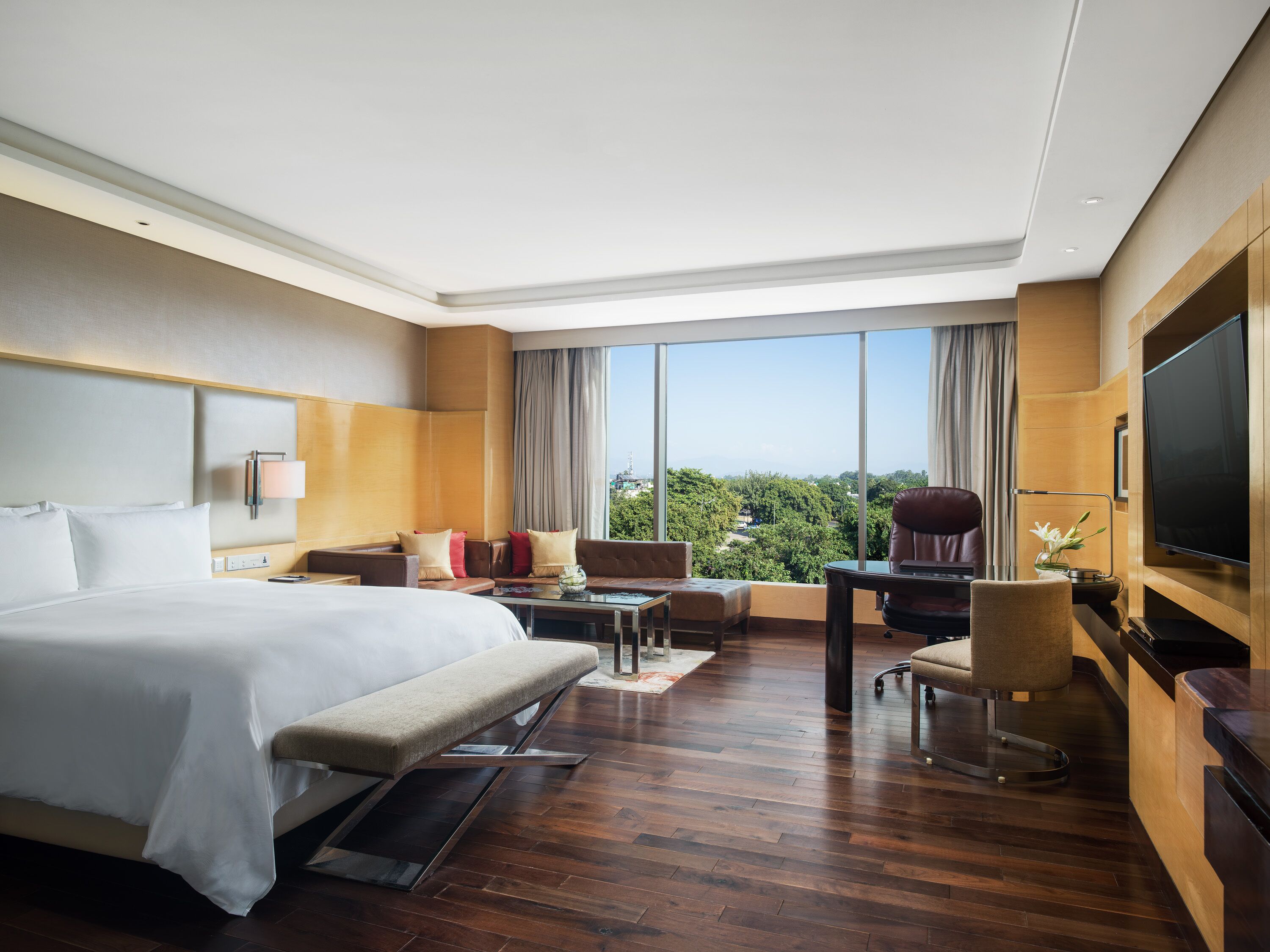 minibar, in-room safe, laptop workspace, blackout curtains