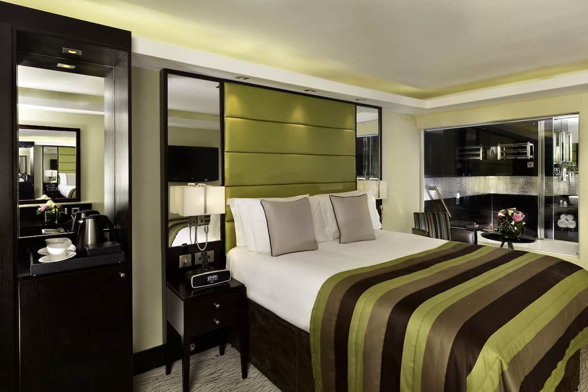 In-room safe, desk, soundproofing, iron/ironing board