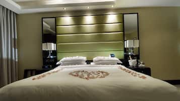 1 bedroom, in-room safe, desk, soundproofing