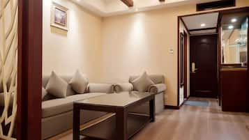 Minibar, in-room safe, alarm clocks