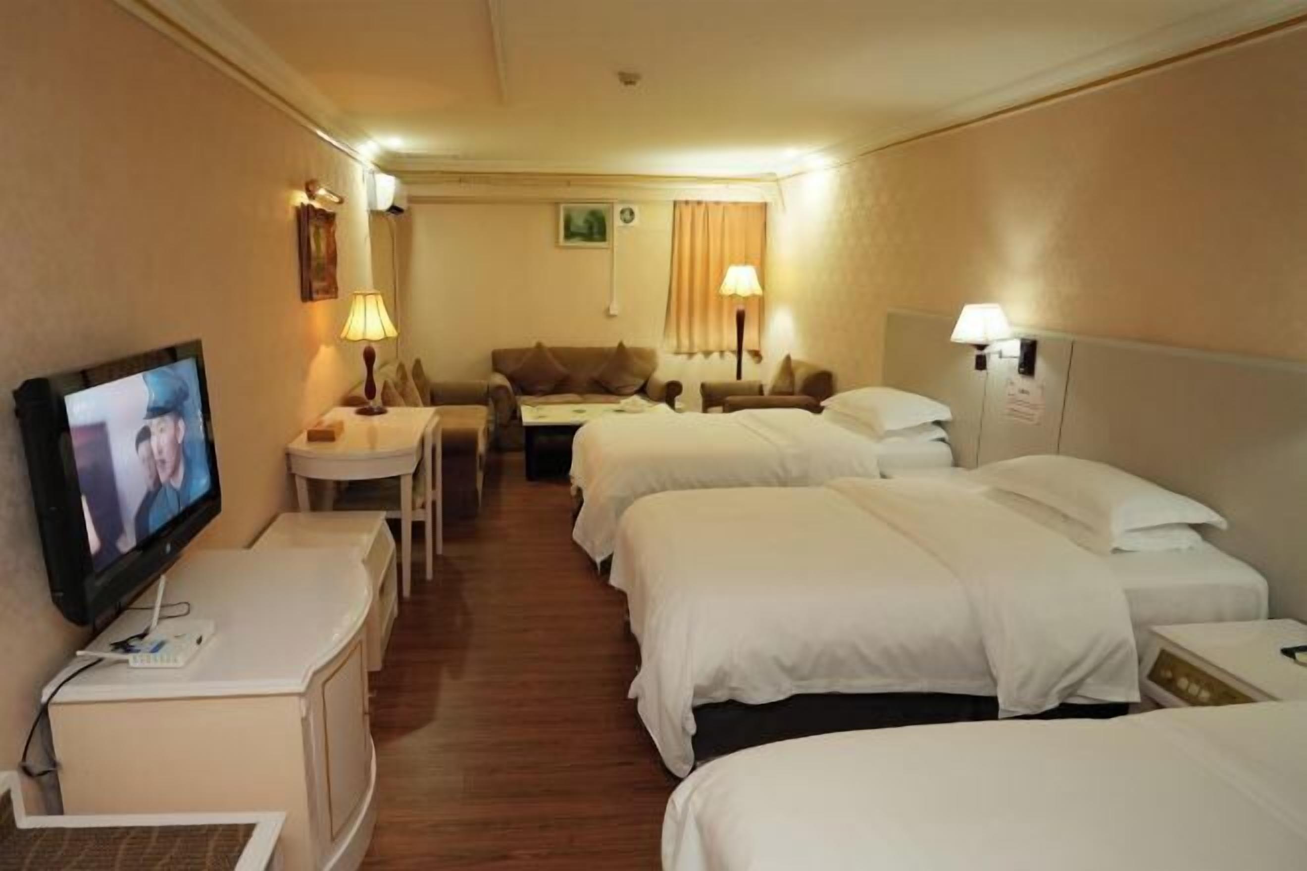 Minibar, in-room safe, alarm clocks