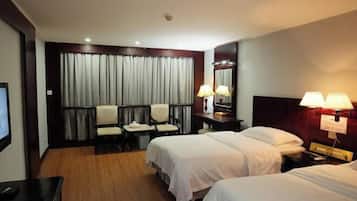 Minibar, in-room safe, alarm clocks