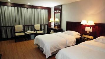 Minibar, in-room safe, alarm clocks