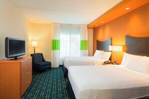 Desk, blackout drapes, iron/ironing board, free cribs/infant beds - Fairfield Inn & Suites Huntingdon Route 22 Raystown Lake (Huntingdon)