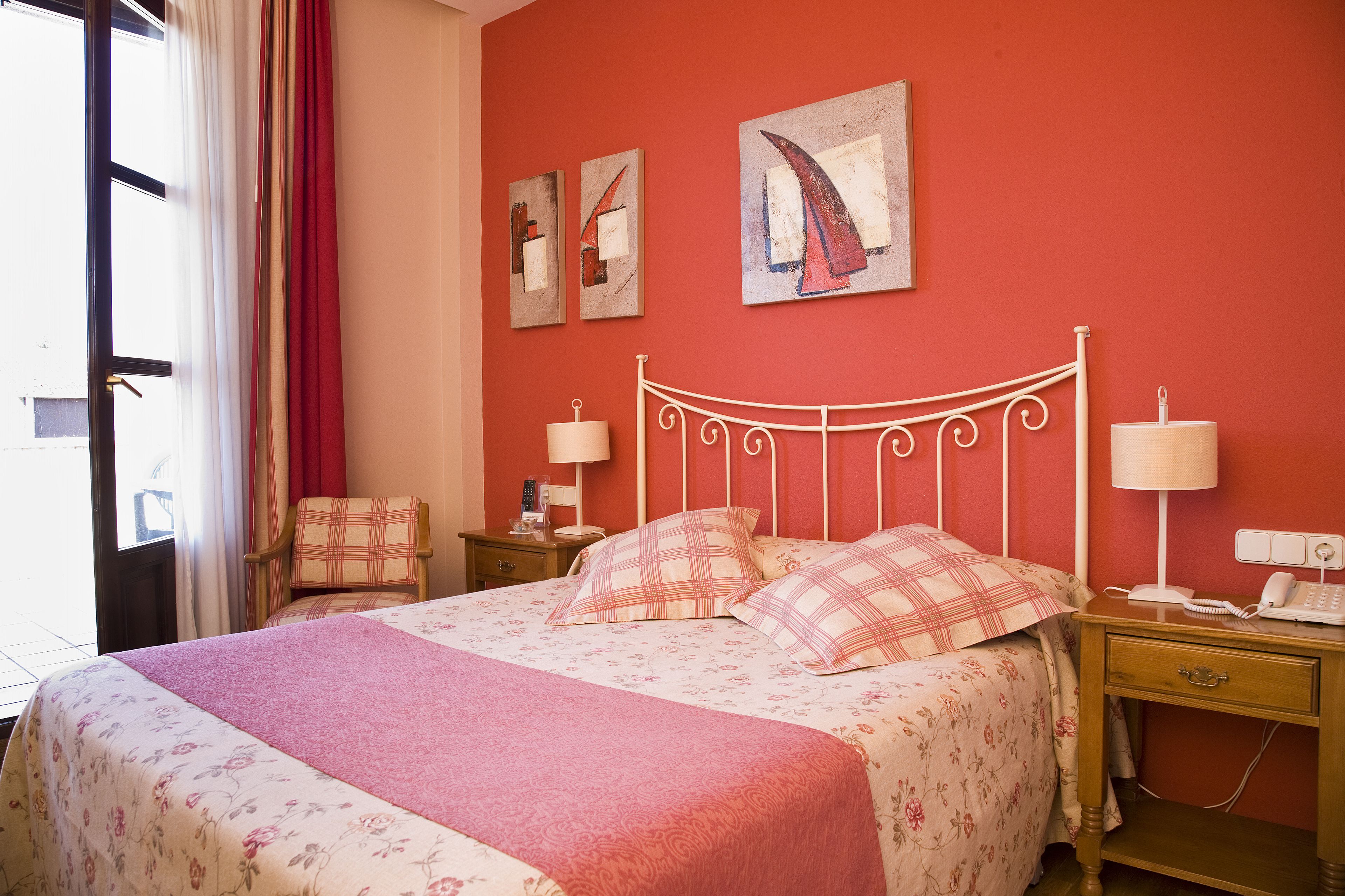 minibar, in-room safe, individually furnished, desk