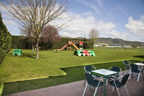Área de juegos infantiles al aire libre