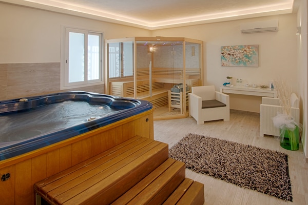 Behandlungsräume für Paare, Sauna, Whirlpool, Dampfbad