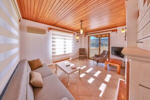 Panorama villa, 2 slaapkamers, uitzicht op zwembad, aan het zwembad | Luxe beddengoed, gratis wifi