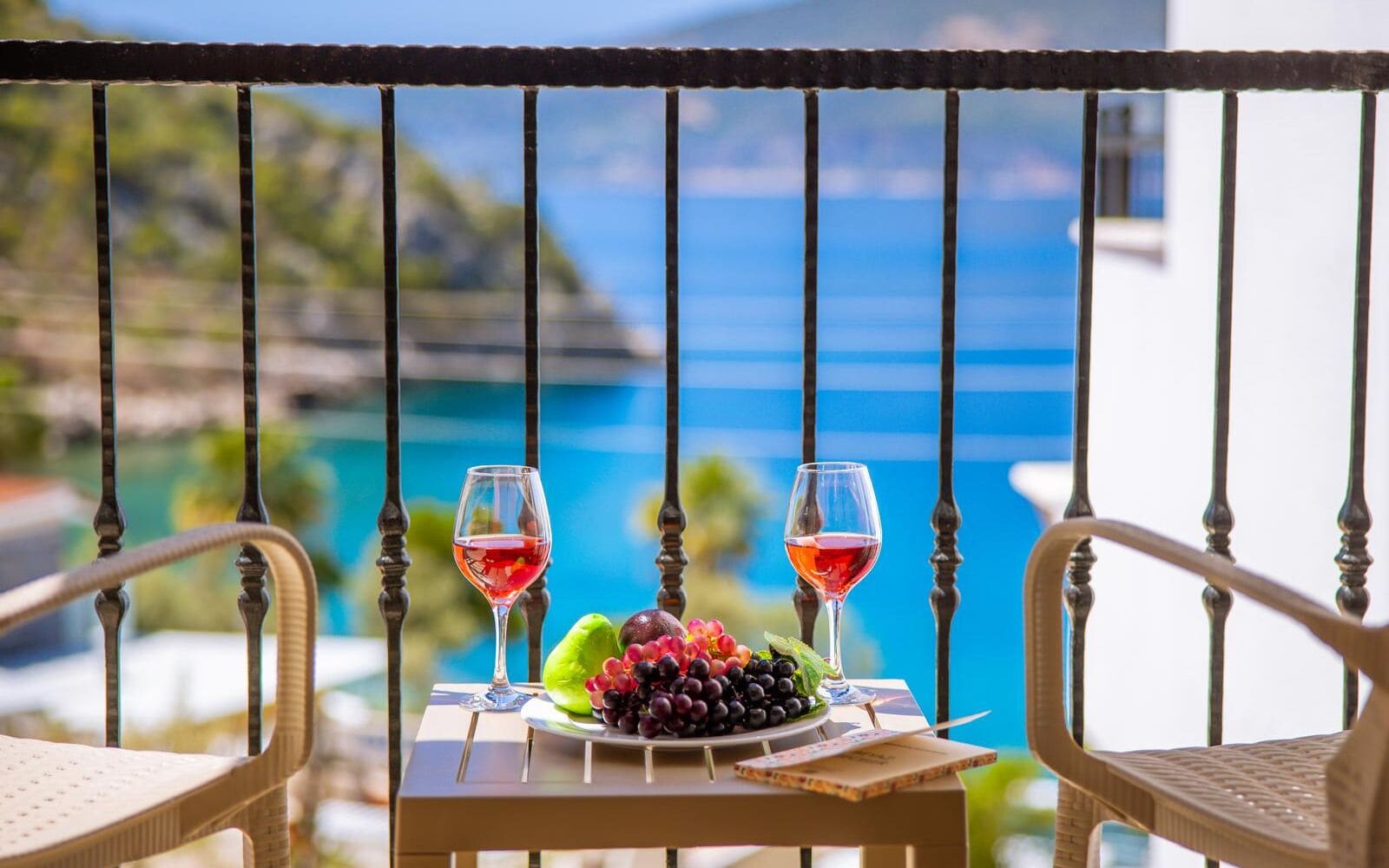 Standaard driepersoonskamer, balkon, uitzicht op zee | Balkon
