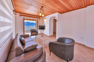 Panorama villa, 2 slaapkamers, uitzicht op zwembad, aan het zwembad | Luxe beddengoed, gratis wifi