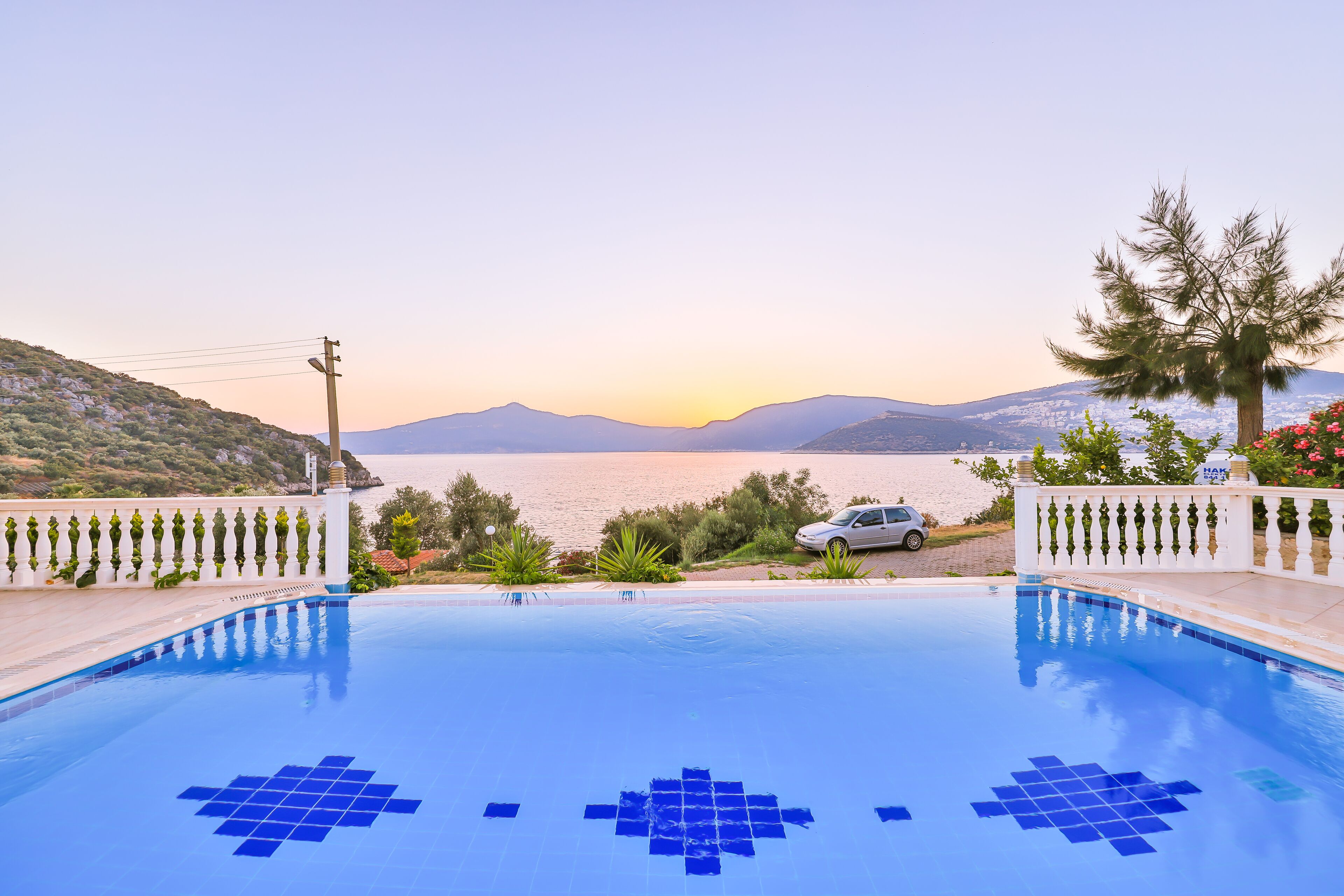 Seasonal outdoor pool, pool umbrellas, sun loungers