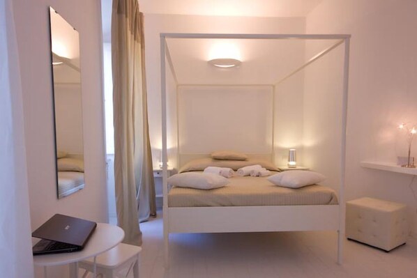 Suite júnior | Minibar, caixa forta a l'habitació i escriptori 