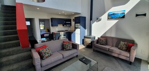 Flat-screen TV, Netflix, streaming services - The Moorings (Wanaka)