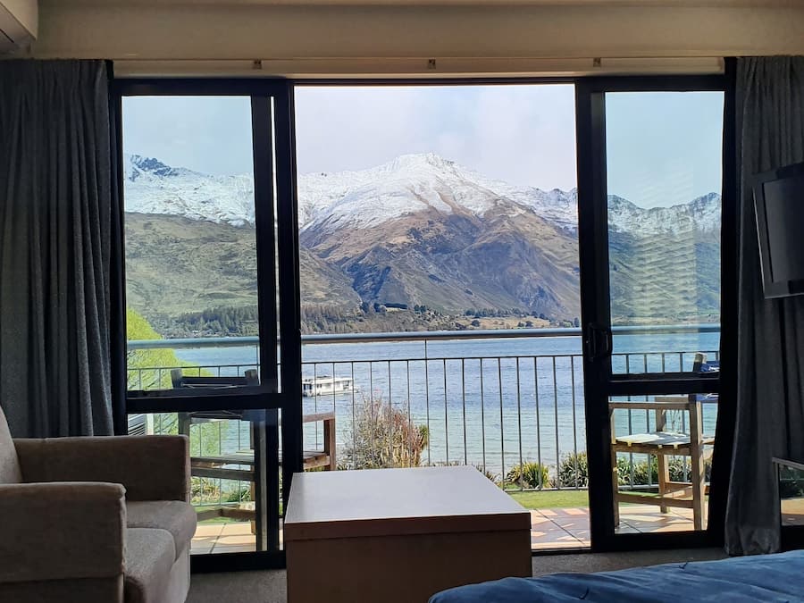 Allergiatestatut vuodevaatteet, äänieristys, silitysrauta/-lauta