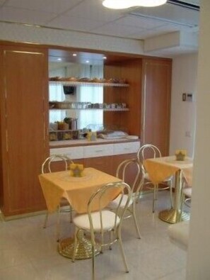 Breakfast area - Hotel GF (Cesano Boscone)