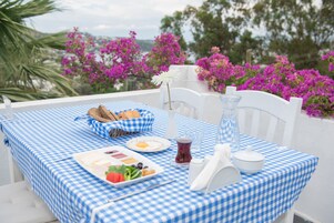 Desayuno bufé gratuito y diario