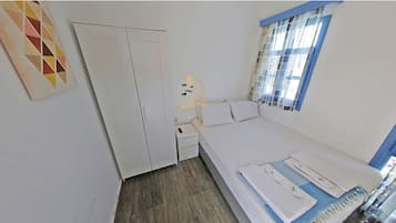 Quarto casal standard, 1 cama de casal | Frigobar (abastecido com alguns itens grátis)