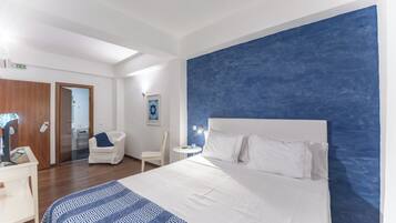 Standard Double Room | 1 bedroom, individually decorated, blackout curtains, soundproofing