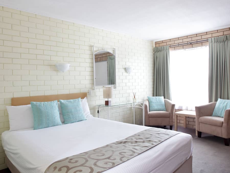 Senger med Select Comfort-madrass, skrivebord og barnesenger